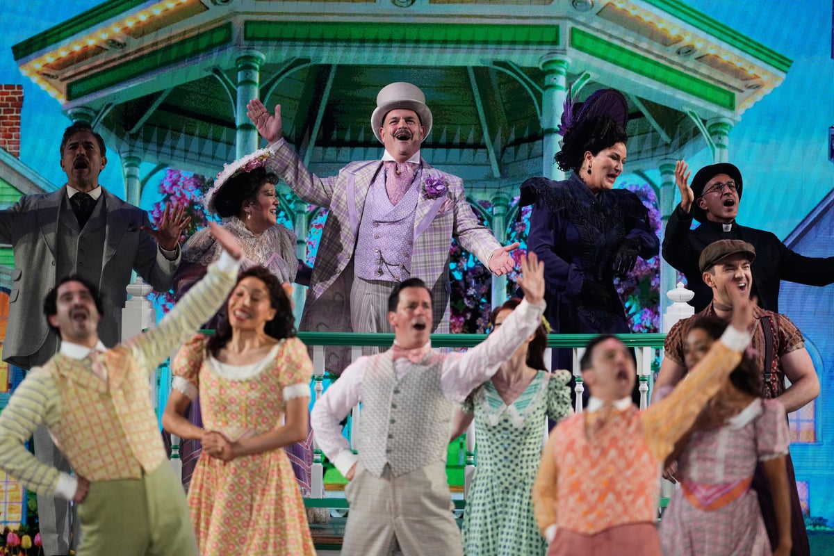 Tony winners thank voice teachers and babysitters as Broadwa