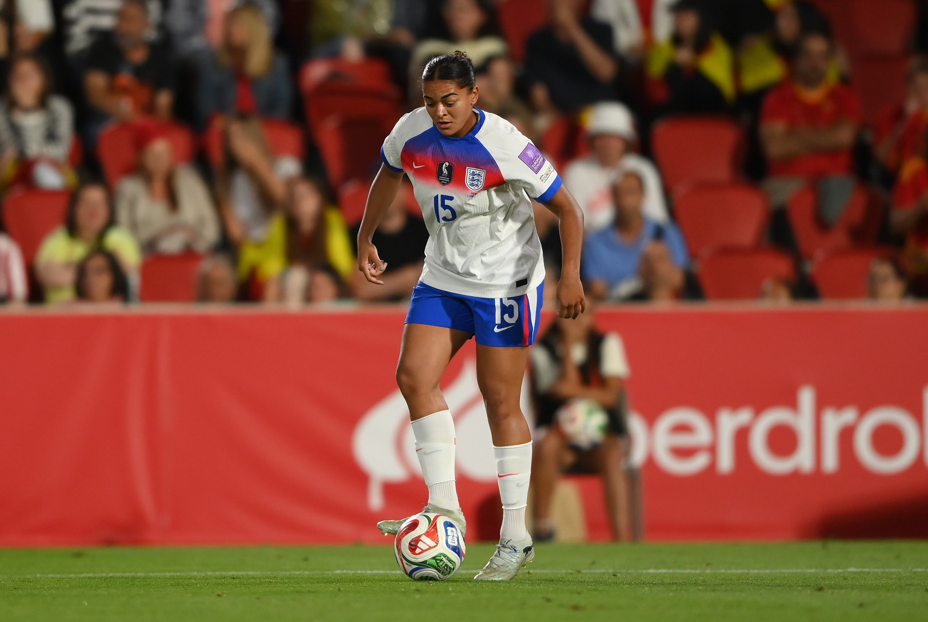 Jess Carter felt she couldn't leave her hotel room after receiving abuse online during England's 2025 Euros campaign