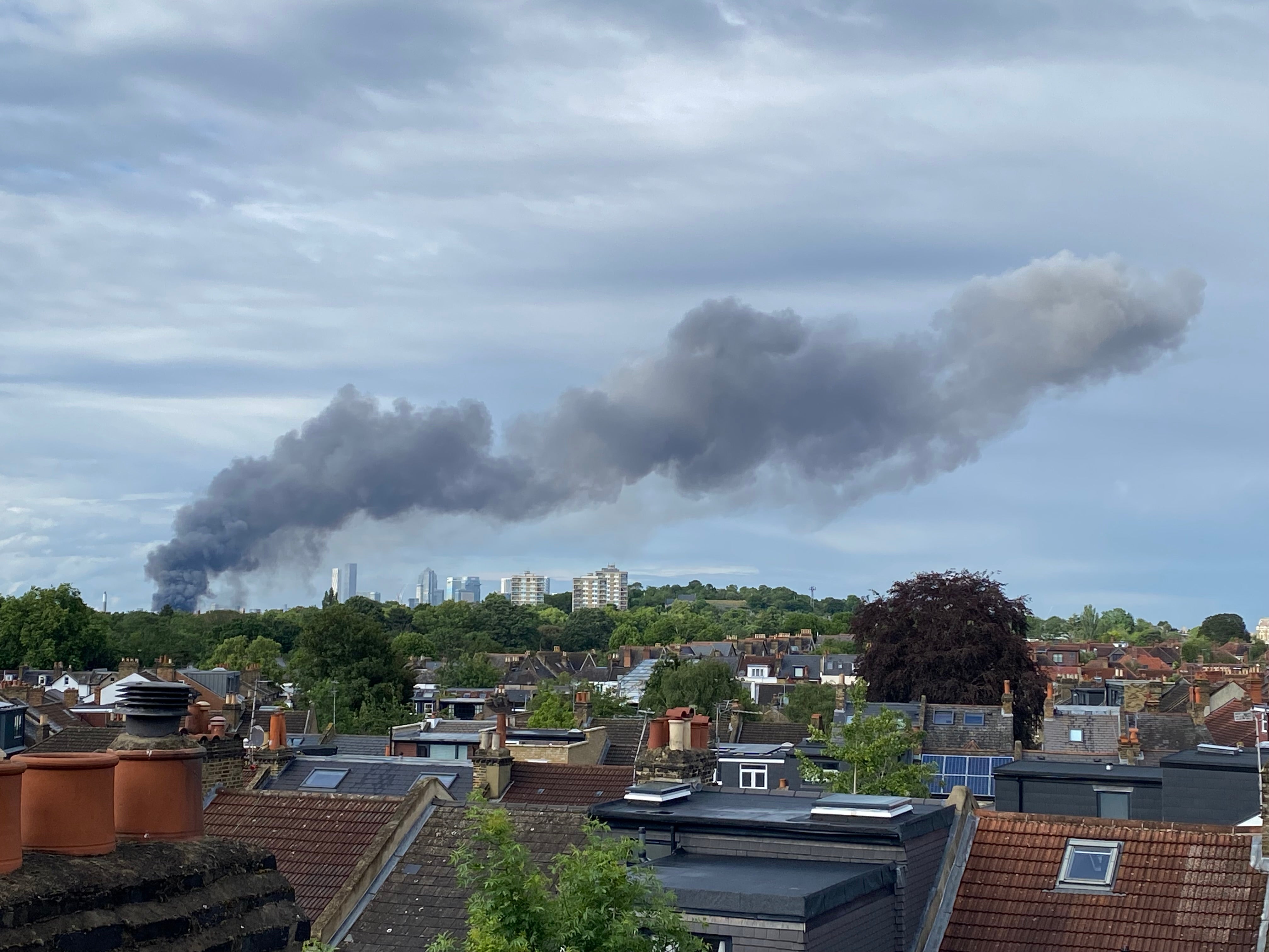 Smoke from the large fire can be seen from Dulwich (Finn Clemens)