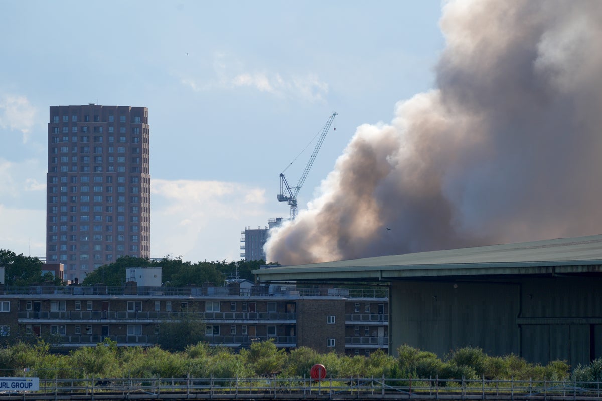 Bermondsey fire: 100 firefighters called to huge blaze near Canada Water in London