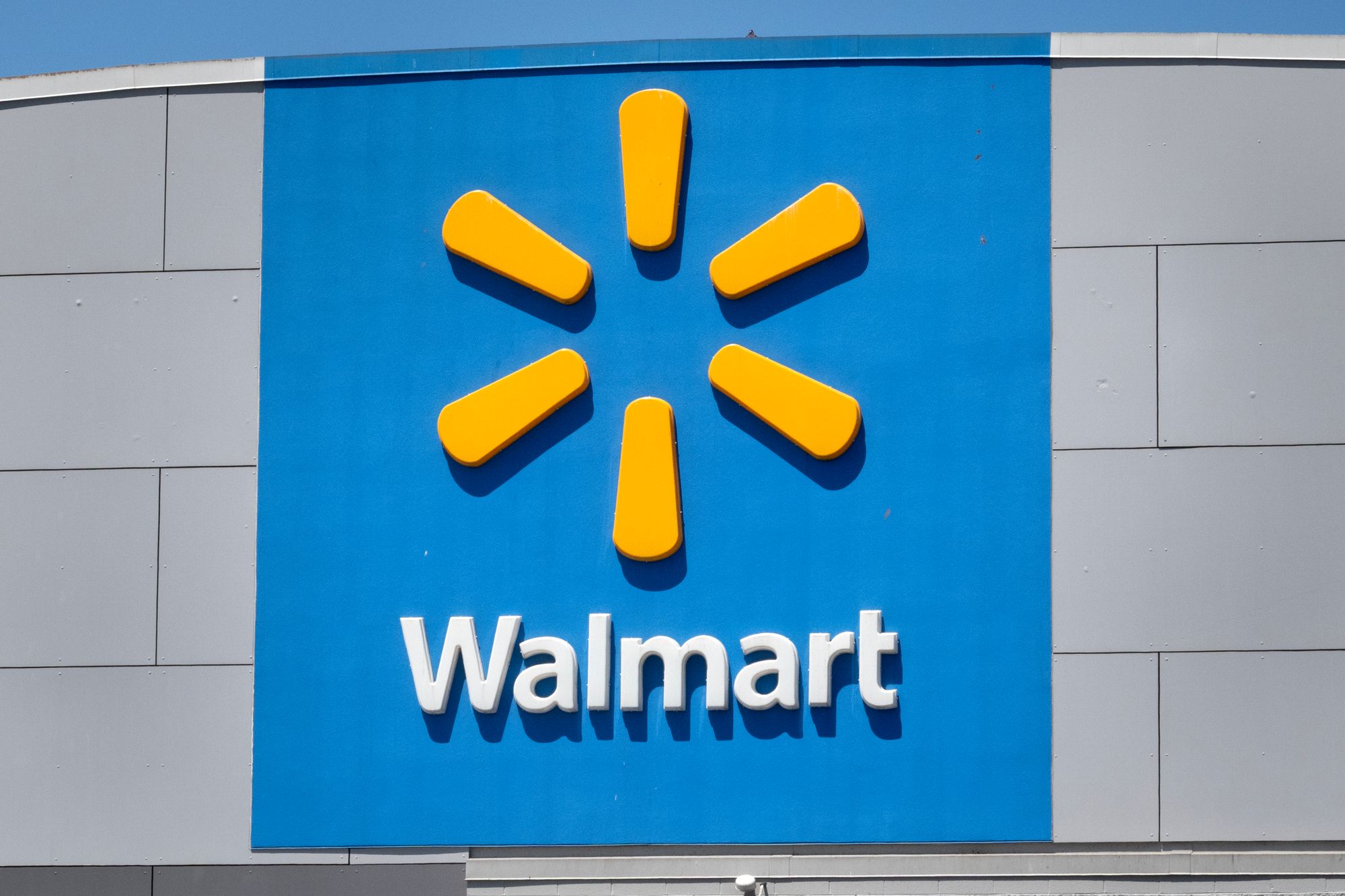 As police responded to the chaos that had erupted outside a Sky Zone in Shrewsbury, Missouri, on Sunday, minors scattered and entered nearby businesses, including Aldi and Walmart