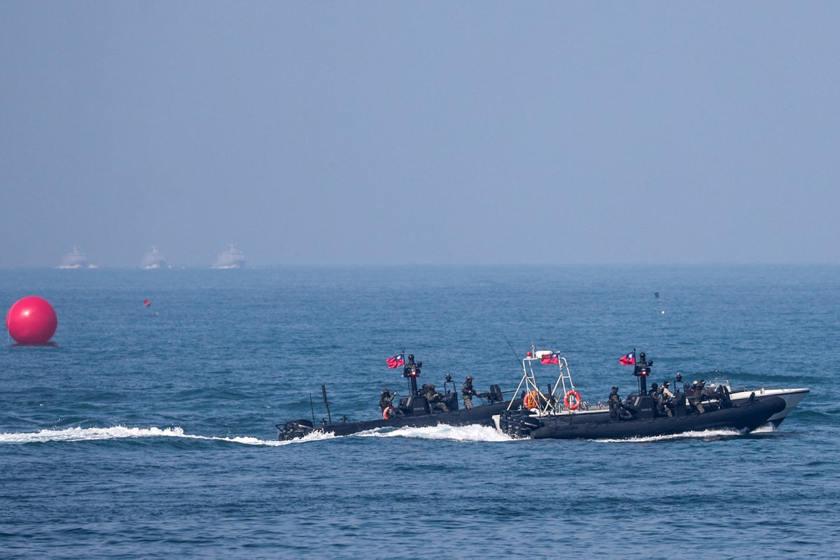 Taiwan simulates destroying an invading Chinese force in coa