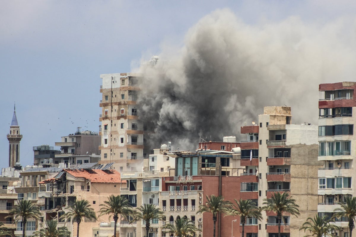 Eight dead in Israeli attack on Lebanon as Netanyahu ignores