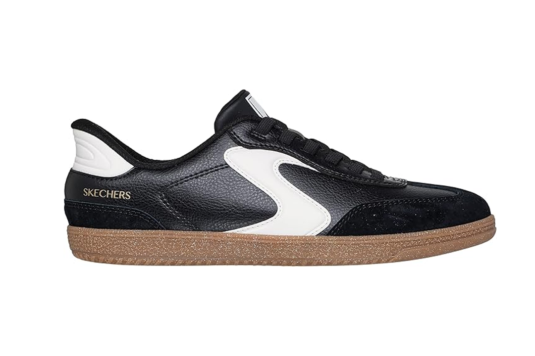  (Skechers)