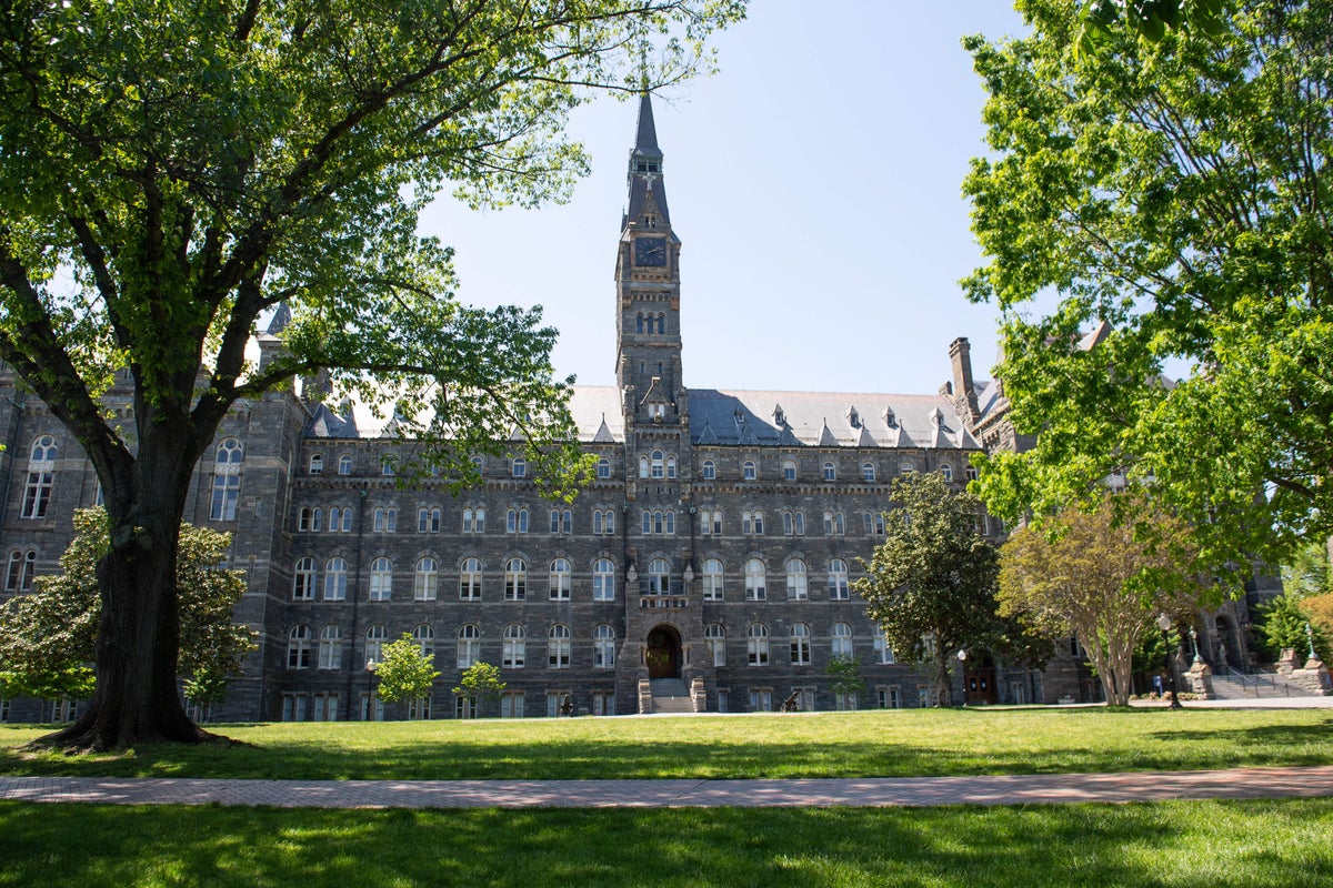 $100,000-a-year to go to college? Elite American schools cross the Rubicon as more students think twice about higher ed