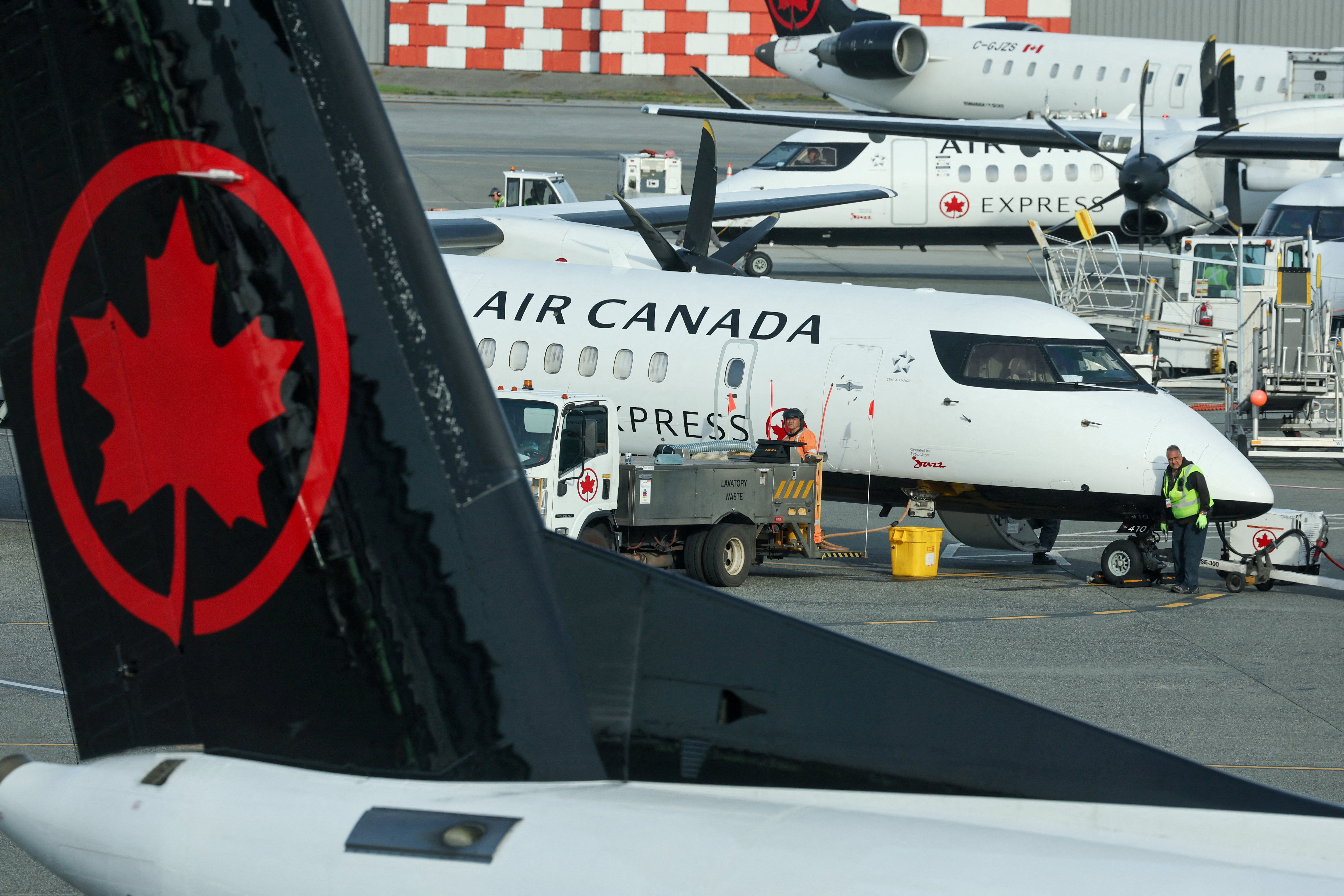 Former Air Canada pilot charged after allegedly flying hundreds of flights without a proper license