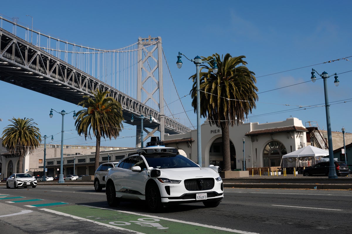 Burglary suspect makes escape in self-driving Waym