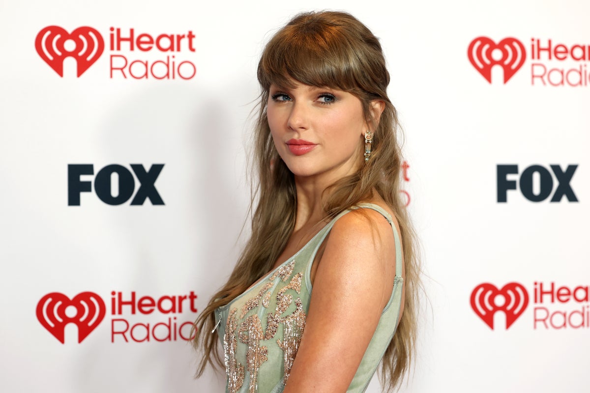 Taylor Swift stuns Toy Story 5 premiere with surprise Randy 