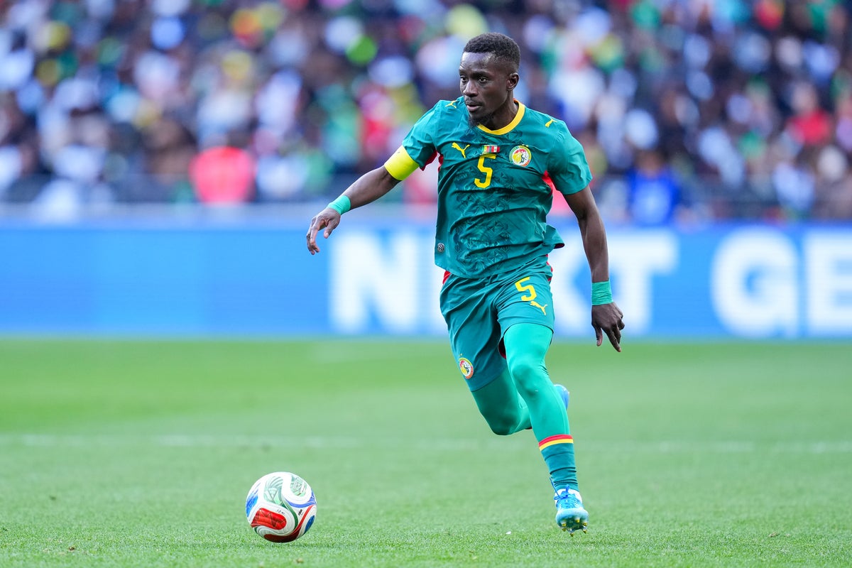 Everton in talks with Idrissa Gueye over new contr