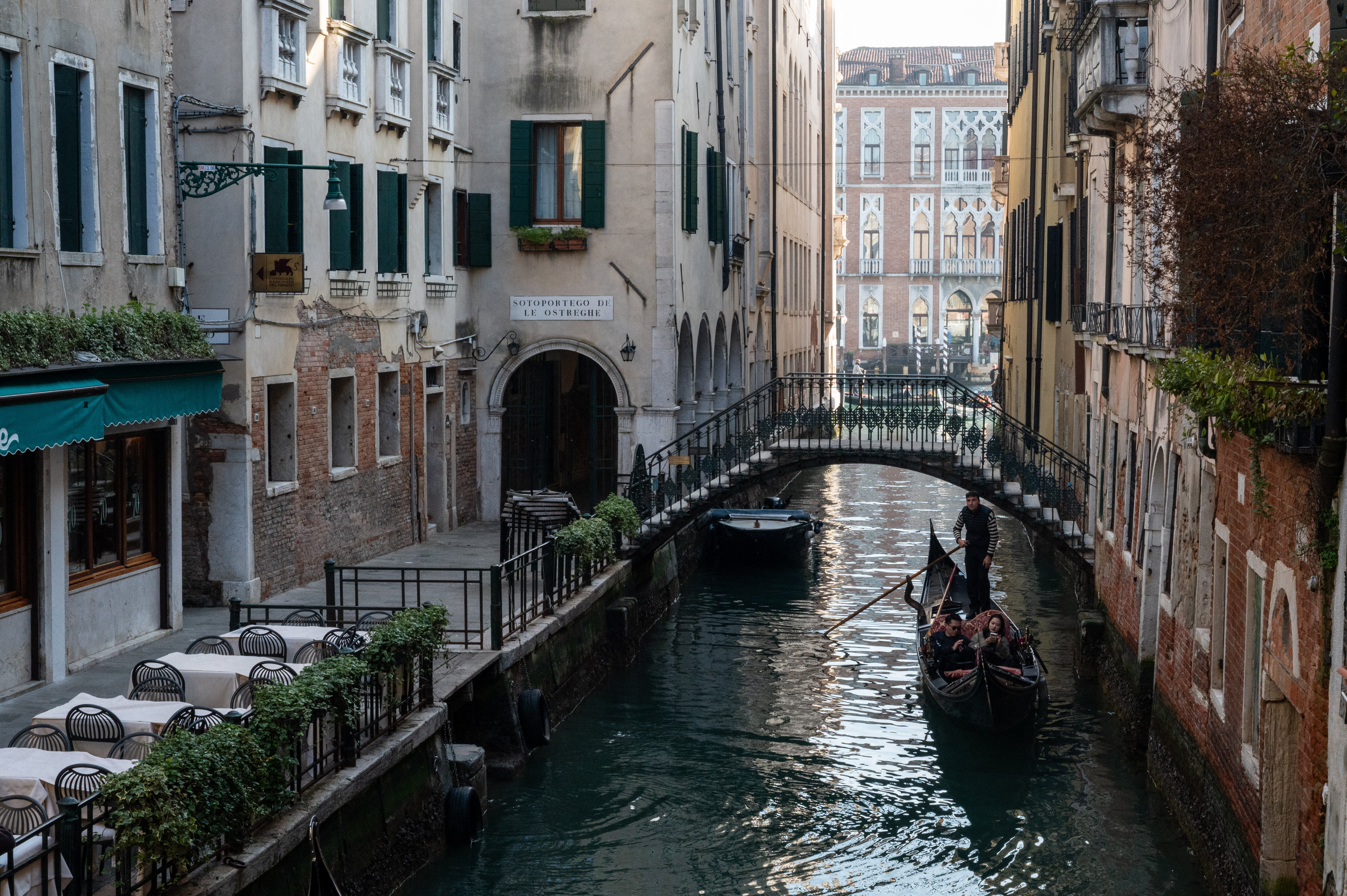 British tourist drowned after falling into Venice canal, inquest hears