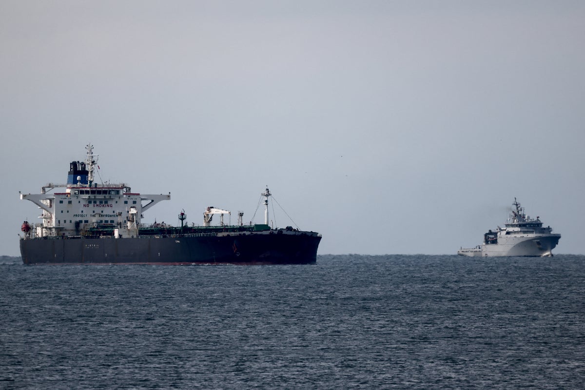 Russian mercenaries ‘guarding Putin’s shadow fleet’ in Engli