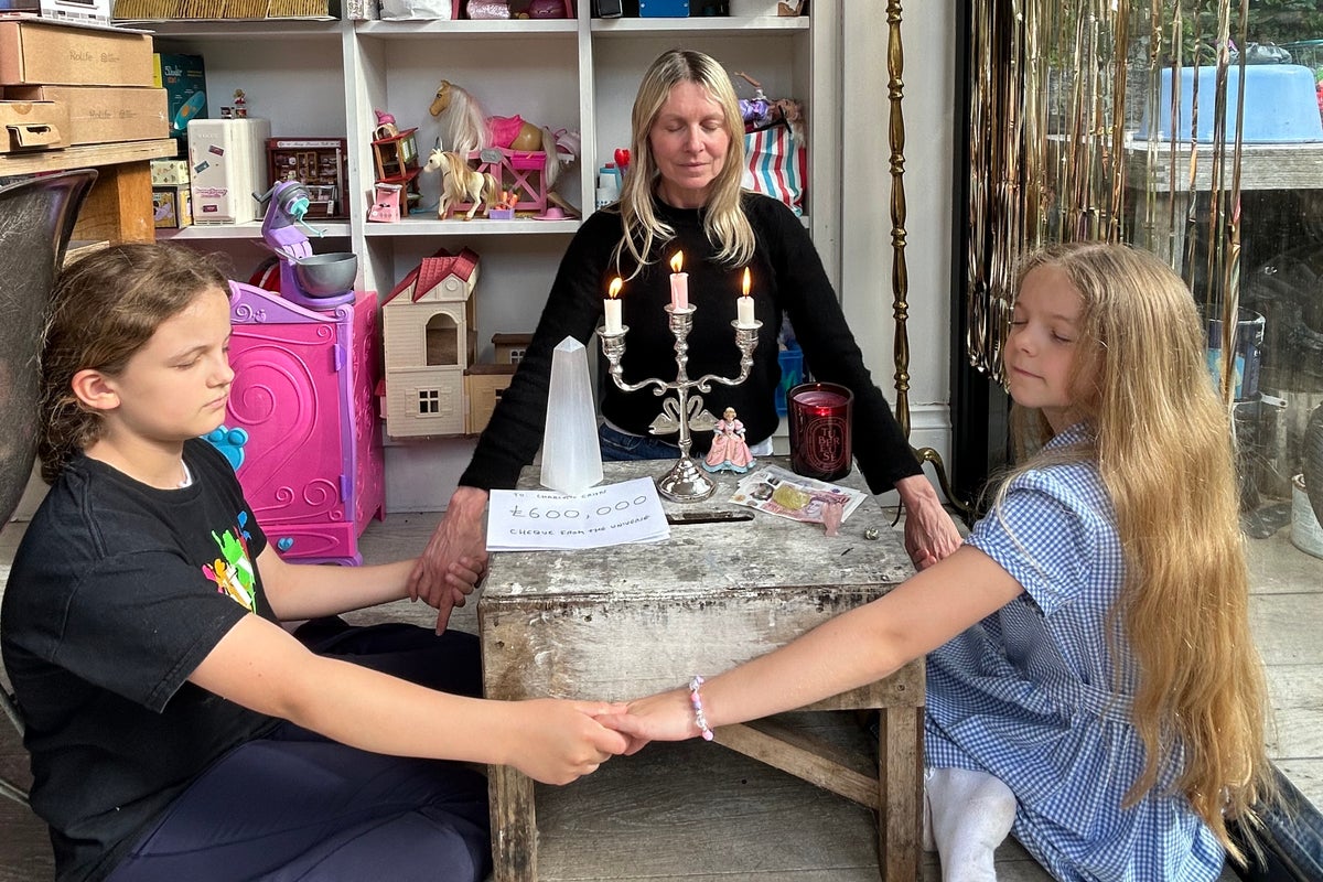 Why I’m harnessing the super new moon’s power to manifest money – UK Times Why I’m harnessing the super new moon’s power to manifest money – UK Times