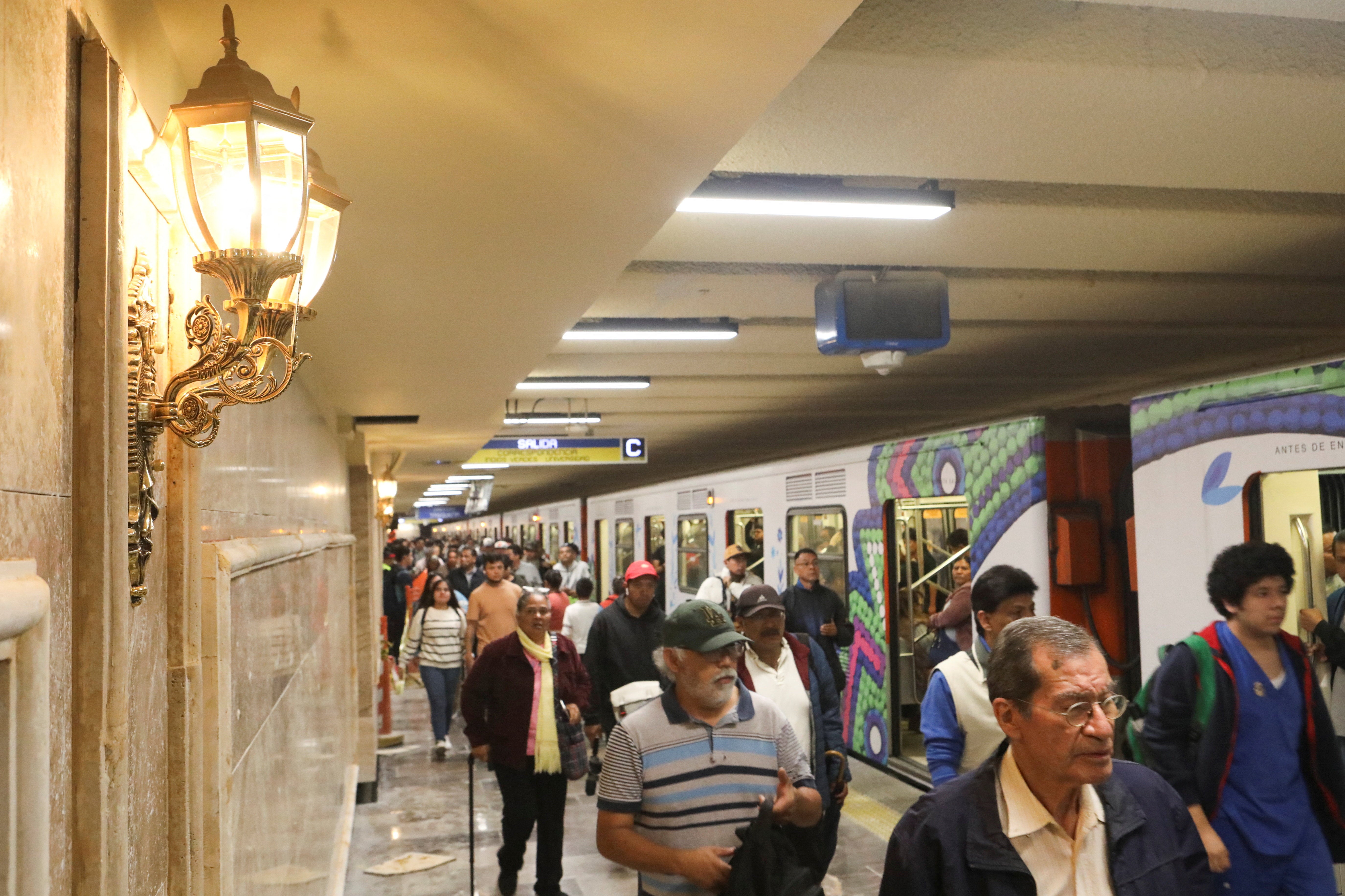 The 22 million residents of the sprawling capital, known as Chilangos, have jokingly referred to the renovations as the city's “axolotlization”