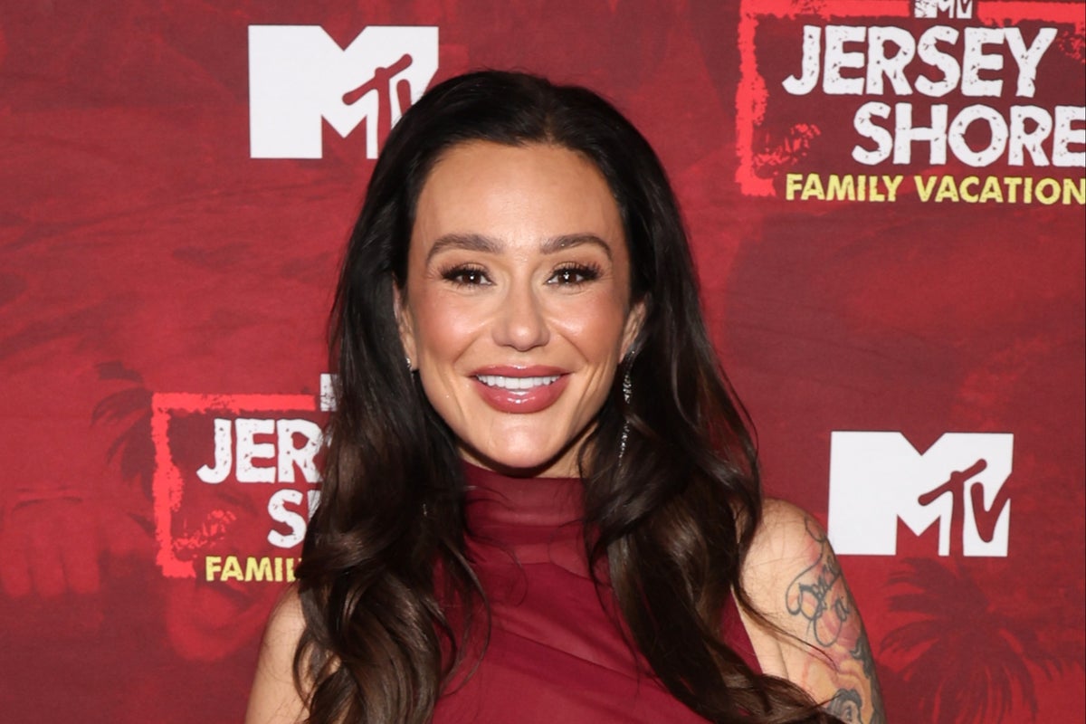 Jersey Shore star JWoww slams trolls saying she looks ‘deathly sick’ in new swimsuit photo Jersey Shore star JWoww slams trolls saying she looks ‘deathly sick’ in new swimsuit photo
