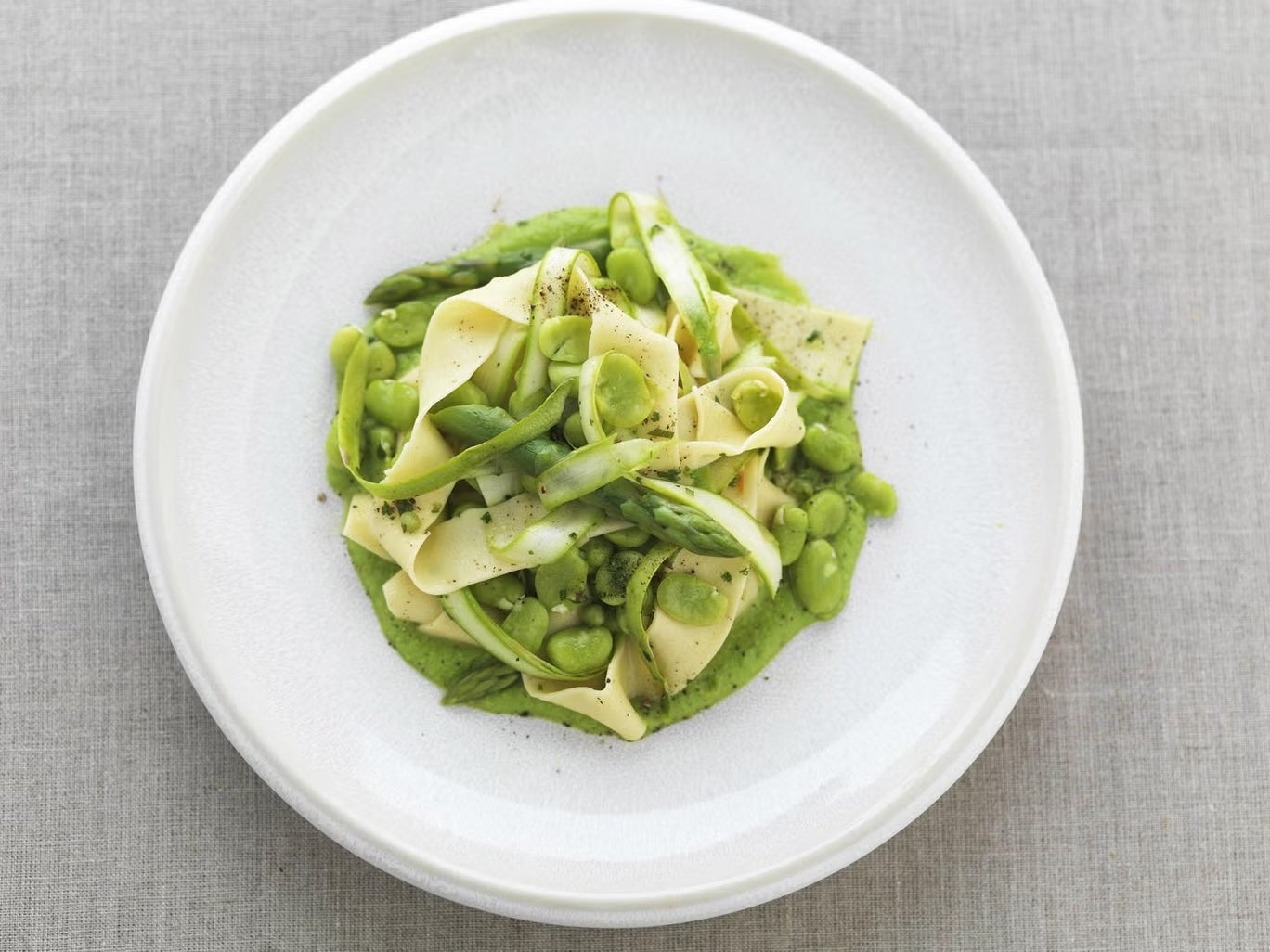 Three of June’s finest vegetables in one bowl of pasta