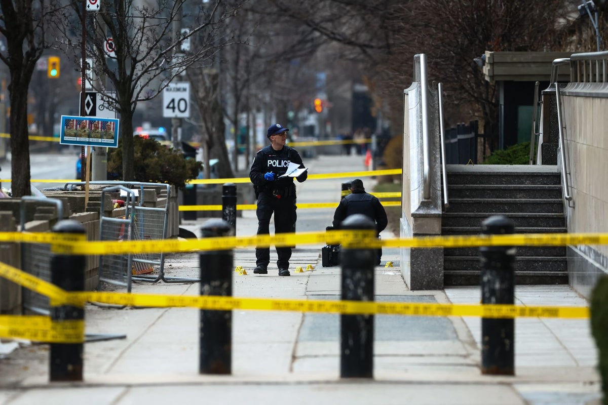 Officer shot and killed in Toronto while investigating US Consulate attack, police say – UK Times Officer shot and killed in Toronto while investigating US Consulate attack, police say – UK Times