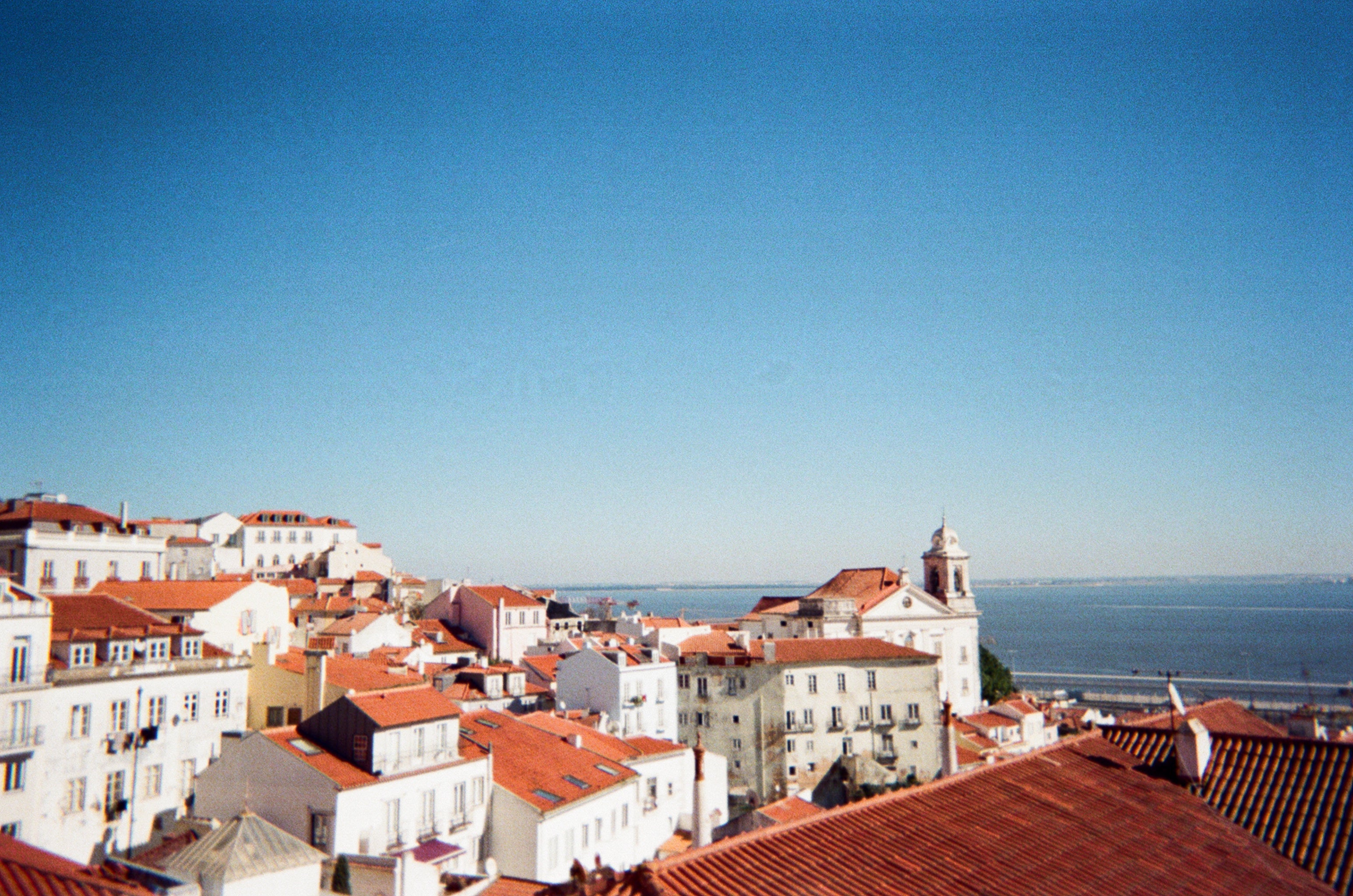 Emma found the perfect viewpoint from which to pap the Tagus River