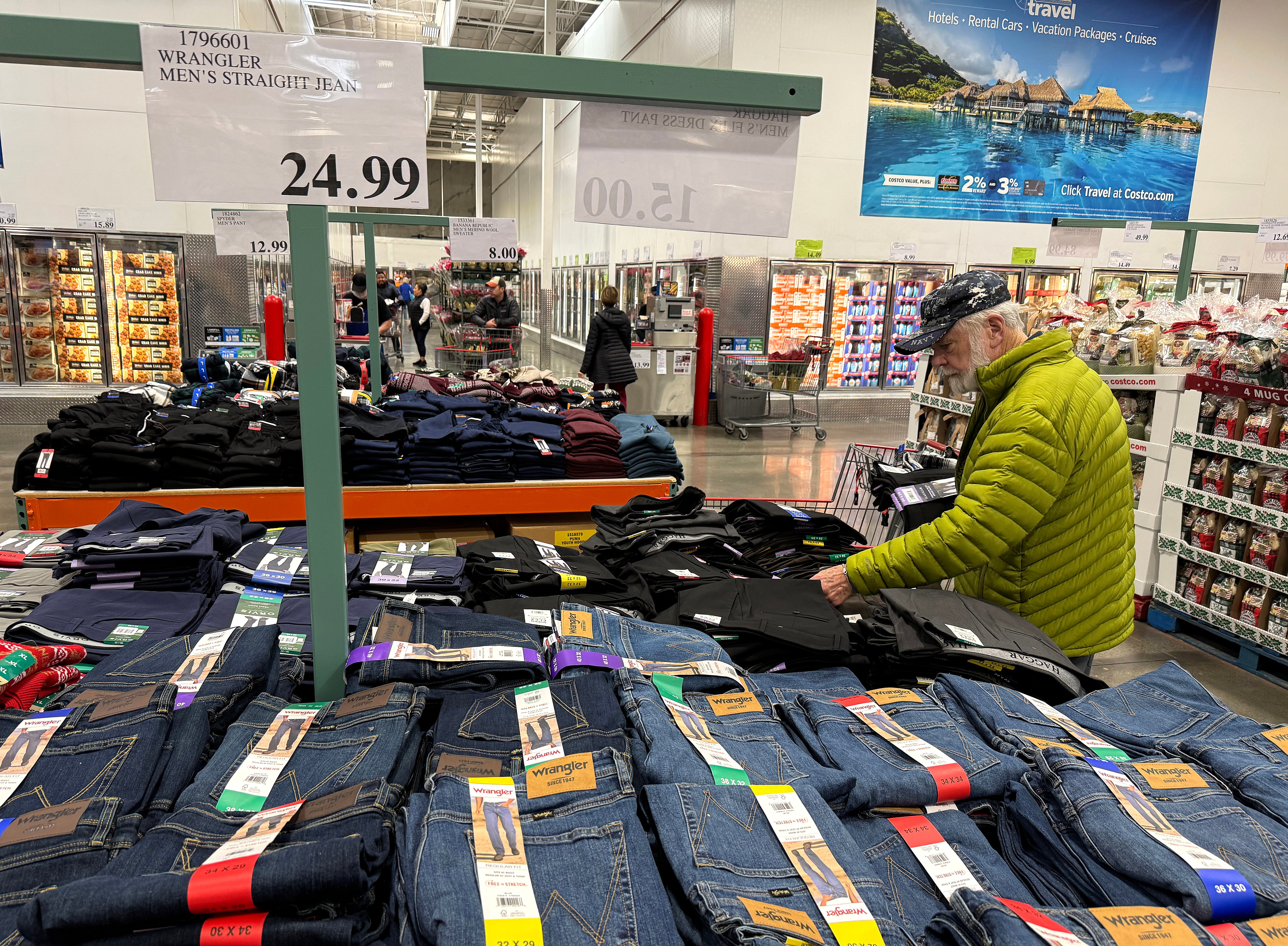 Shoppers turn to warehouse retailers such as Costco because they can buy groceries in bulk for a lower per-unit price (Getty Images)