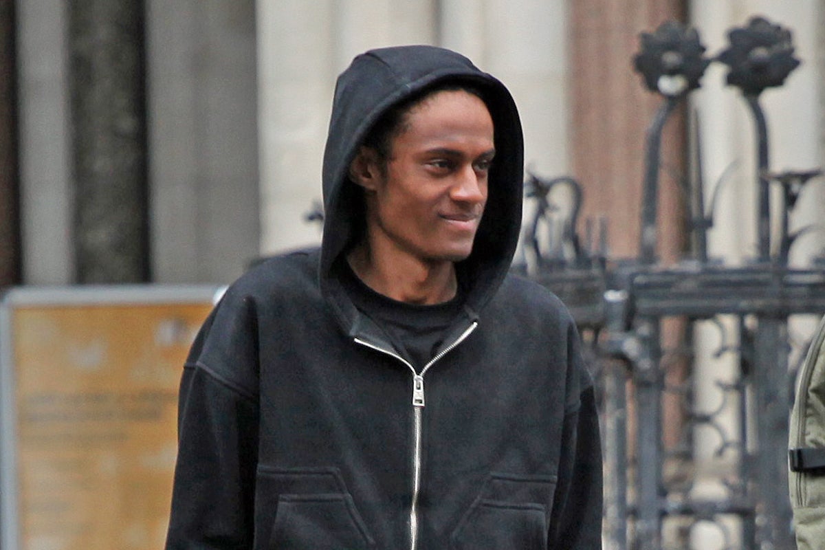 Black teenager Daryl McLune sues Metropolitan Police for racial discrimination after being arrested over mother Annette’s suicide attempt – UK Times Black teenager Daryl McLune sues Metropolitan Police for racial discrimination after being arrested over mother Annette’s suicide attempt – UK Times