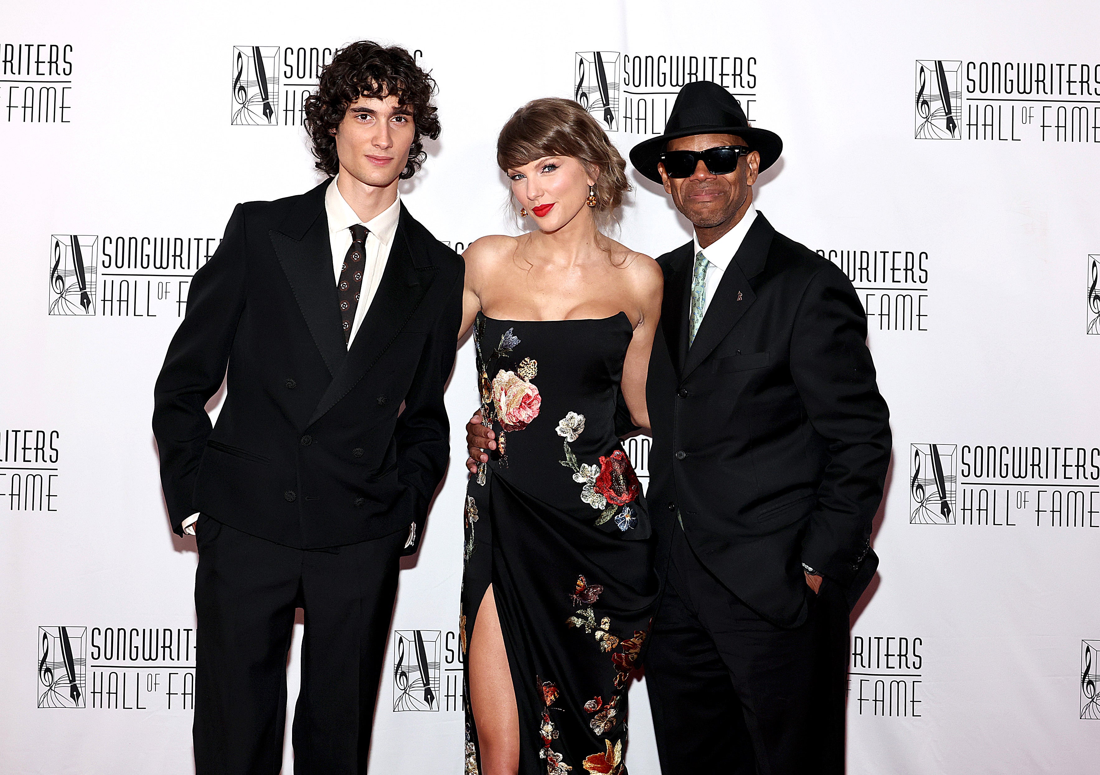 Sombr, Taylor Swift and Jimmy Jam attend the Songwriters Hall of Fame (Getty)