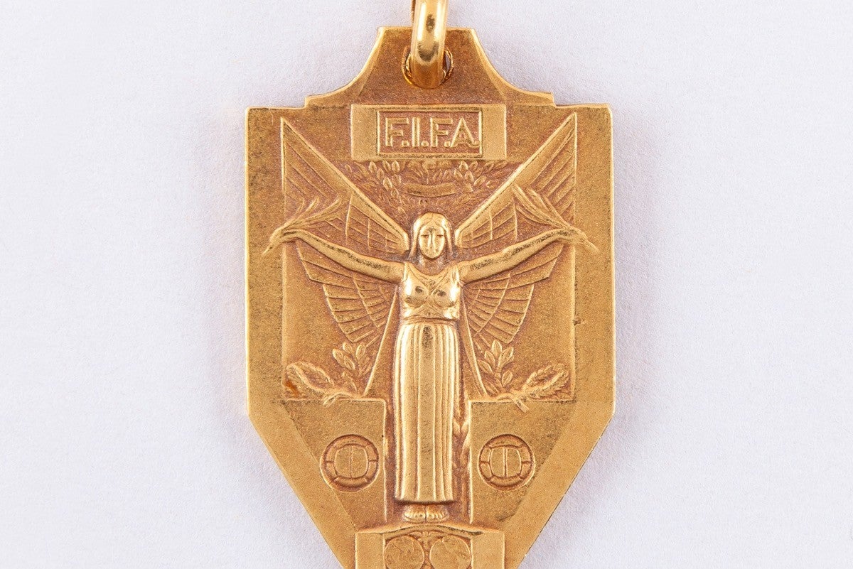 Pele’s World Cup medal to go under the hammer alongside classic memorabilia