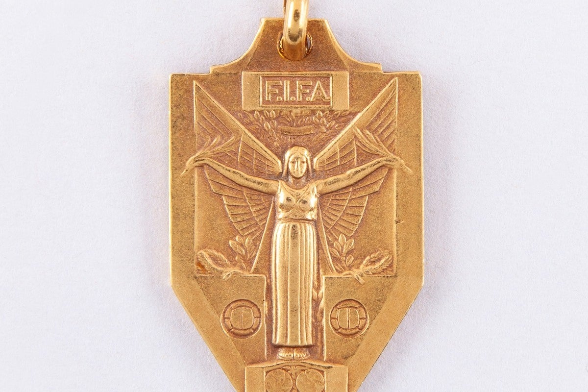 Pele’s World Cup medal to go under the hammer alongside classic memorabilia – UK Times Pele’s World Cup medal to go under the hammer alongside classic memorabilia – UK Times