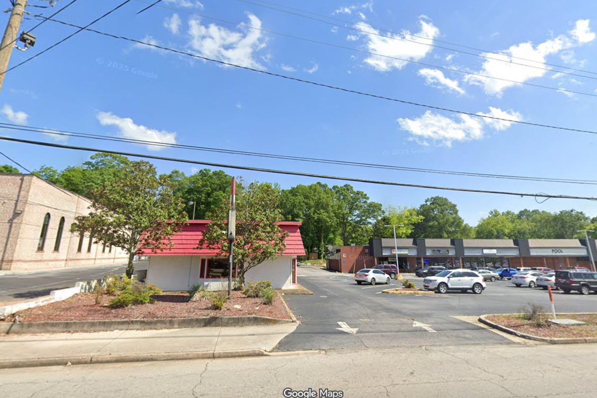 Family demands M after garbage truck ran over man sleeping by dumpster leaving his severed body in the alley – UK Times Family demands M after garbage truck ran over man sleeping by dumpster leaving his severed body in the alley – UK Times