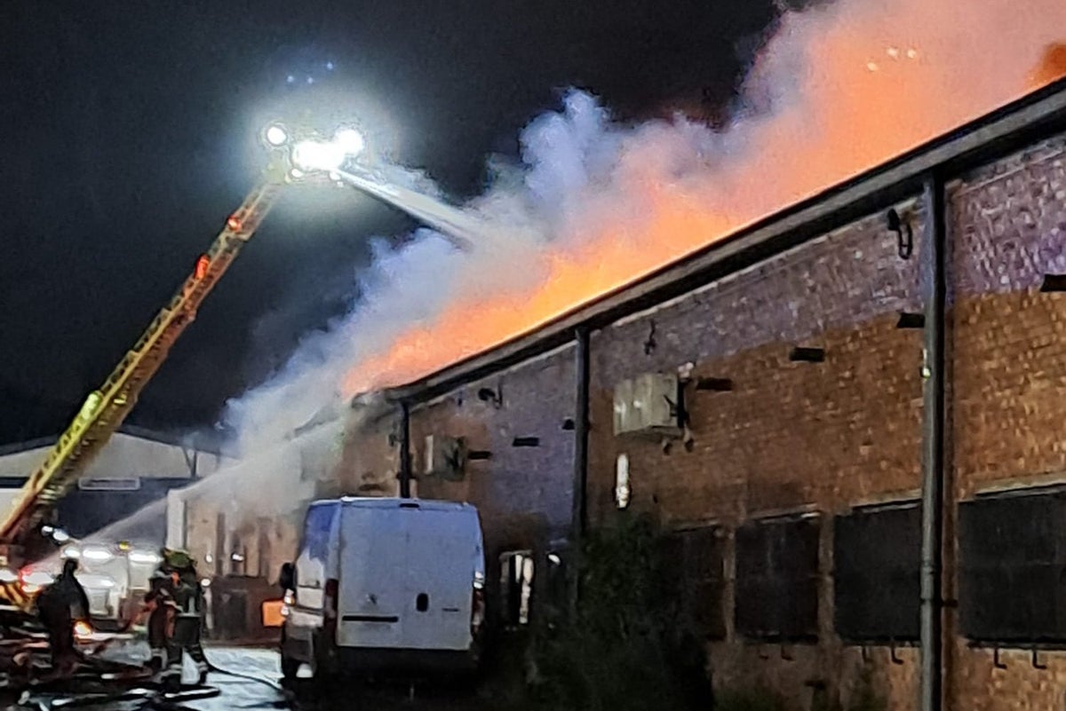 Huge London warehouse fire forces 70 residents to be evacuat