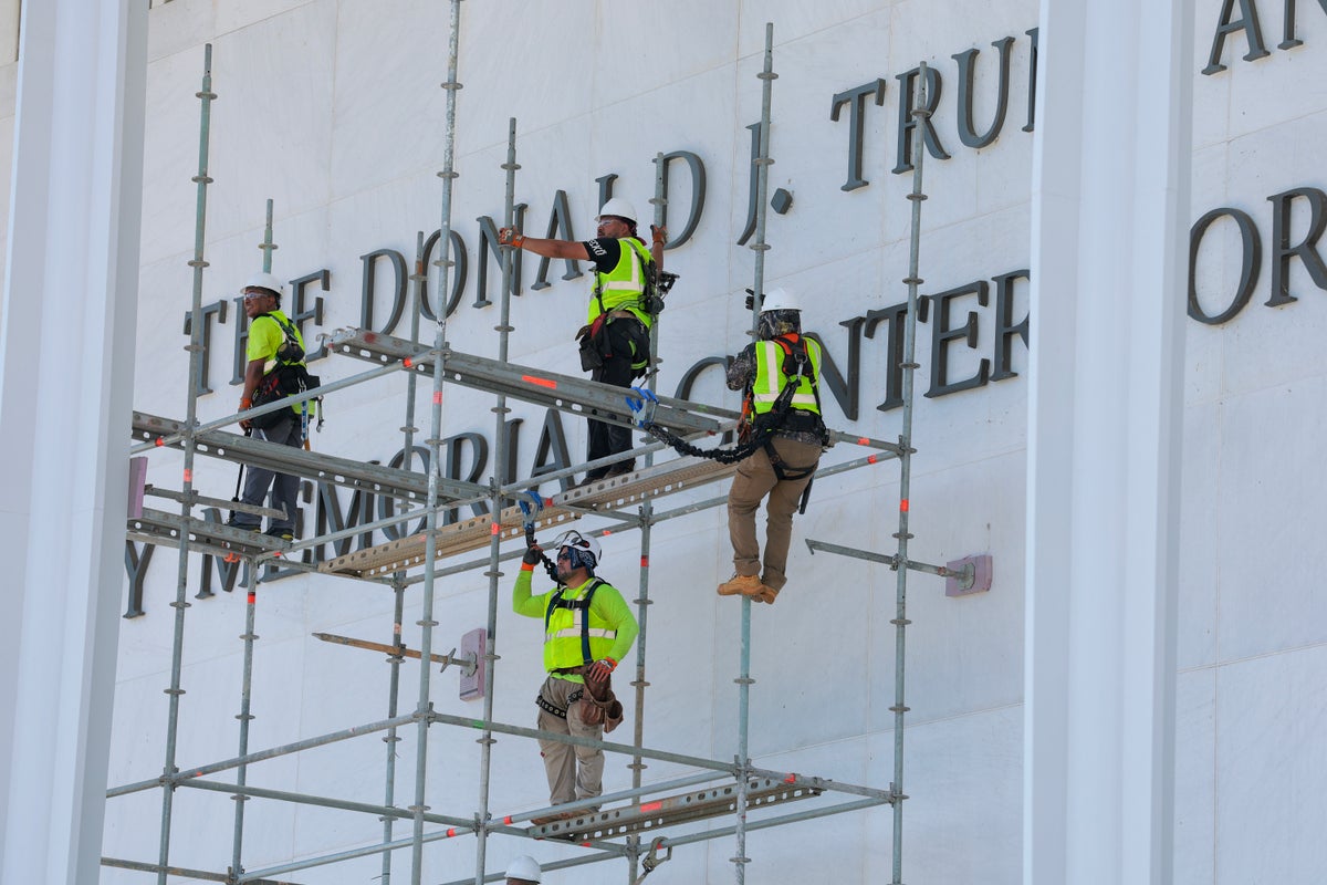 News Wrap: Judge says Kennedy Center must remove Trump's name by Friday deadline