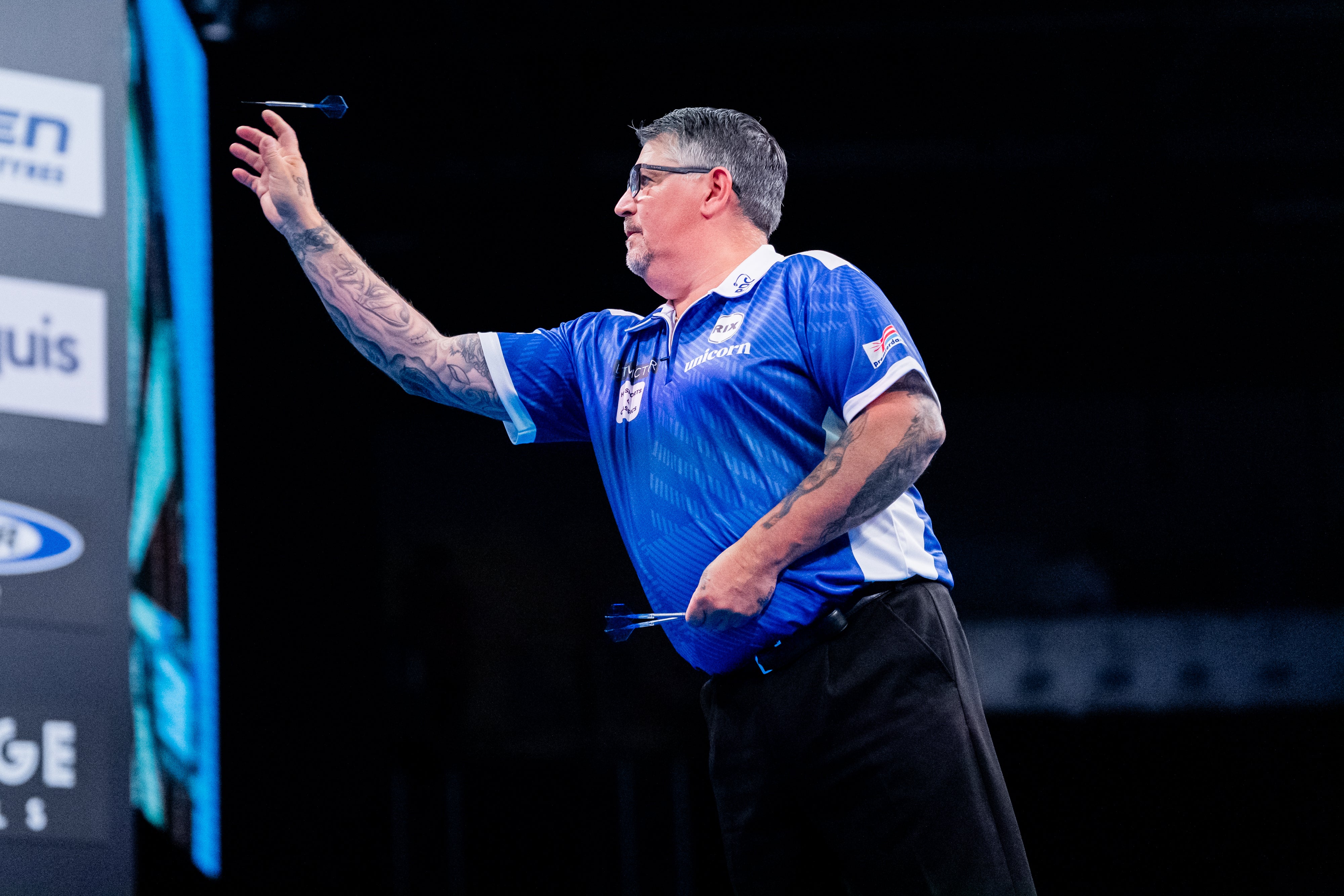 Two-time world champion hits out at &lsquo;absolutely rank&rsquo; dartboard at PDC event