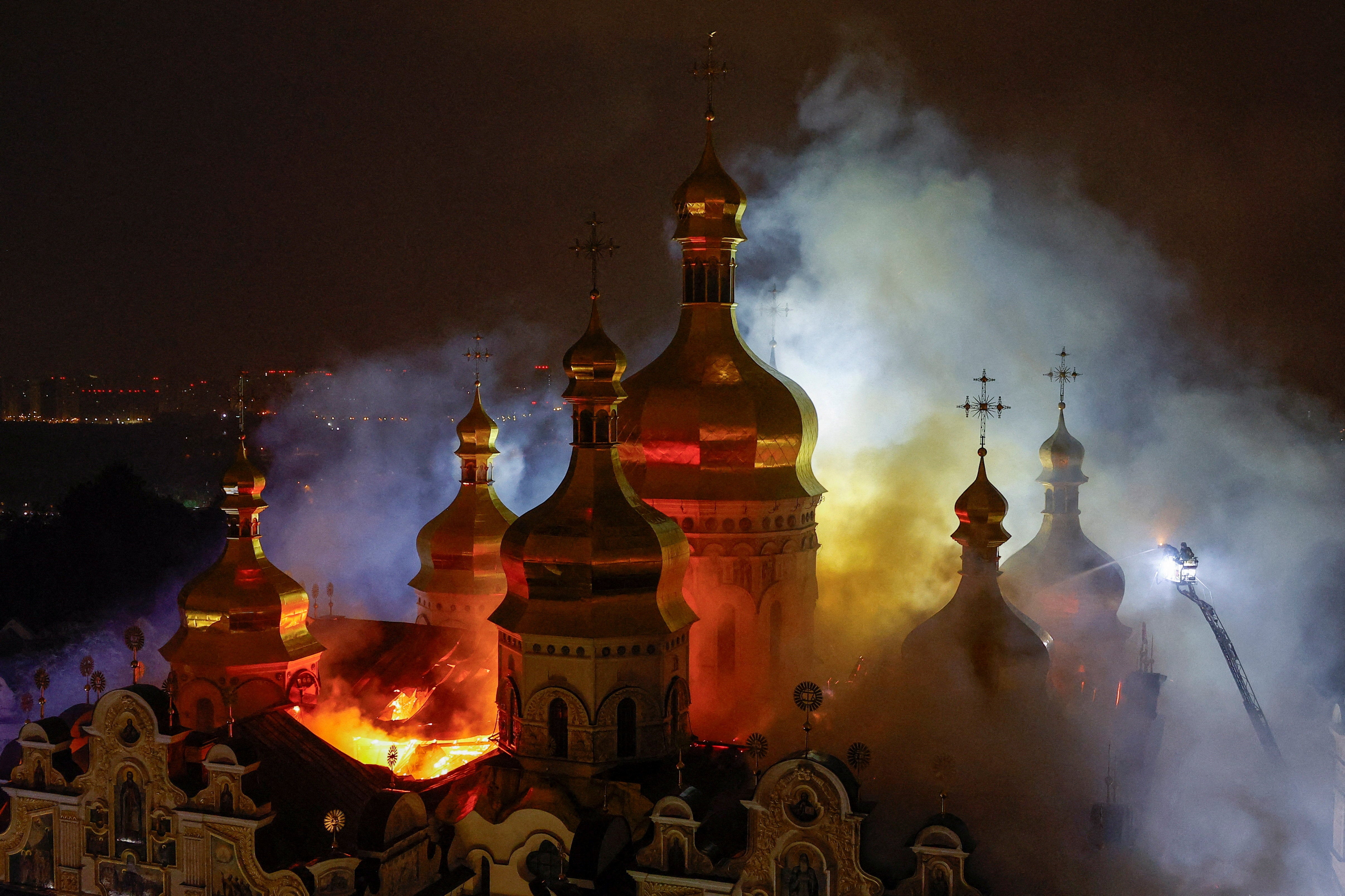 Ukraine-Russia war latest: Historic Kyiv cathedral on fire after Russian strike as Trump offers to end war – UK Times