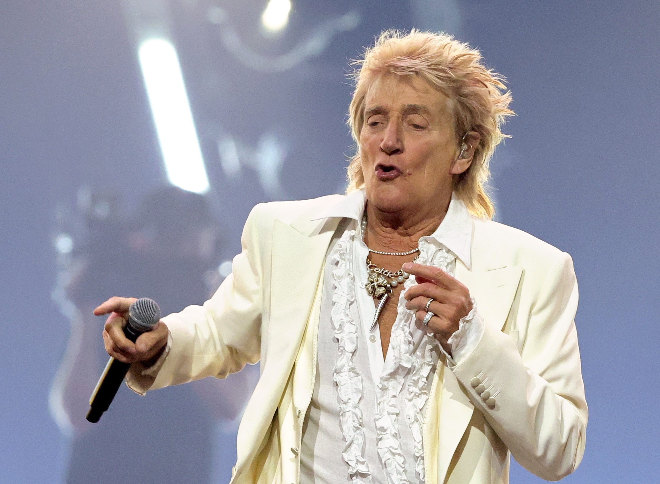 Rod Stewart faces criticism for attending World Cup game after canceling concert due to illness