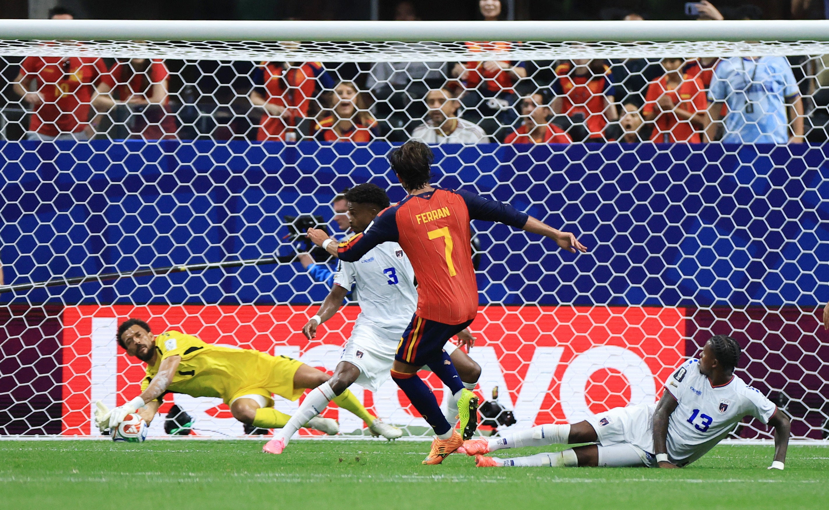 Spain could not beat Vozinha in the Cape Verde goal