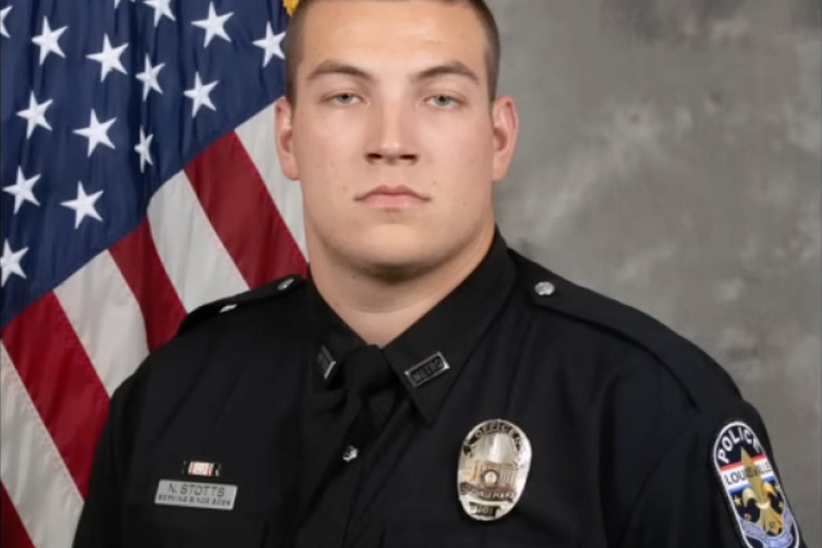 Former Louisville police officer charged with manslaughter in fatal shooting of naked man – UK Times Former Louisville police officer charged with manslaughter in fatal shooting of naked man – UK Times