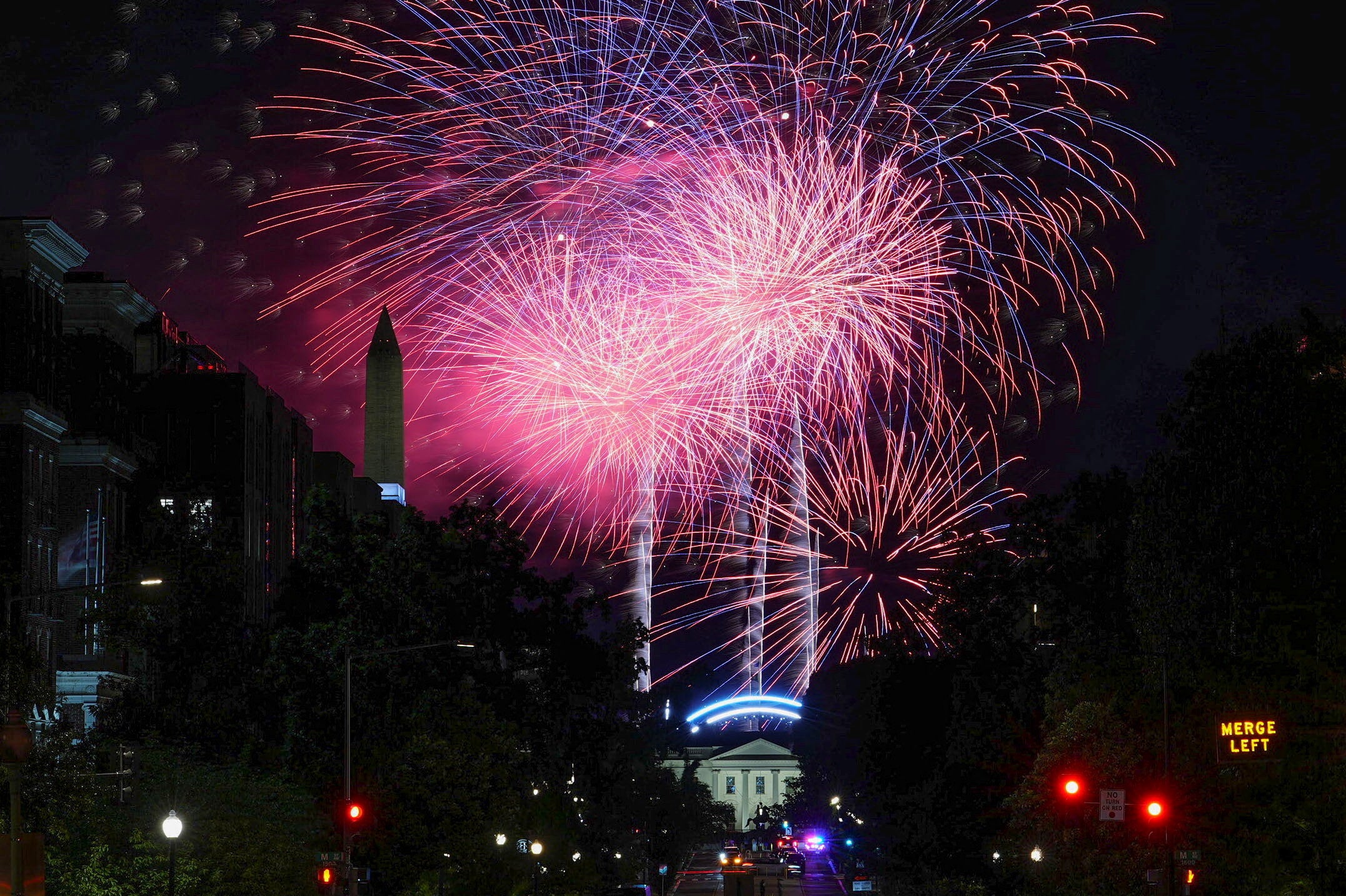 A massive fireworks display lit up the skies of Washington, D.C., as the UFC Freedom 250 event came to a close (REUTERS)