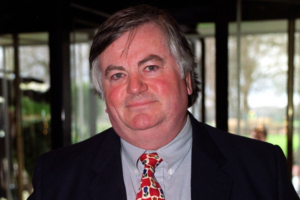 Roger Cook death: Legendary ITV broadcaster dies, aged 83 – UK Times Roger Cook death: Legendary ITV broadcaster dies, aged 83 – UK Times