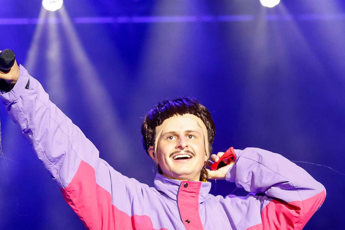 Oliver Tree: Tributes paid to singer after fatal helicopter crash