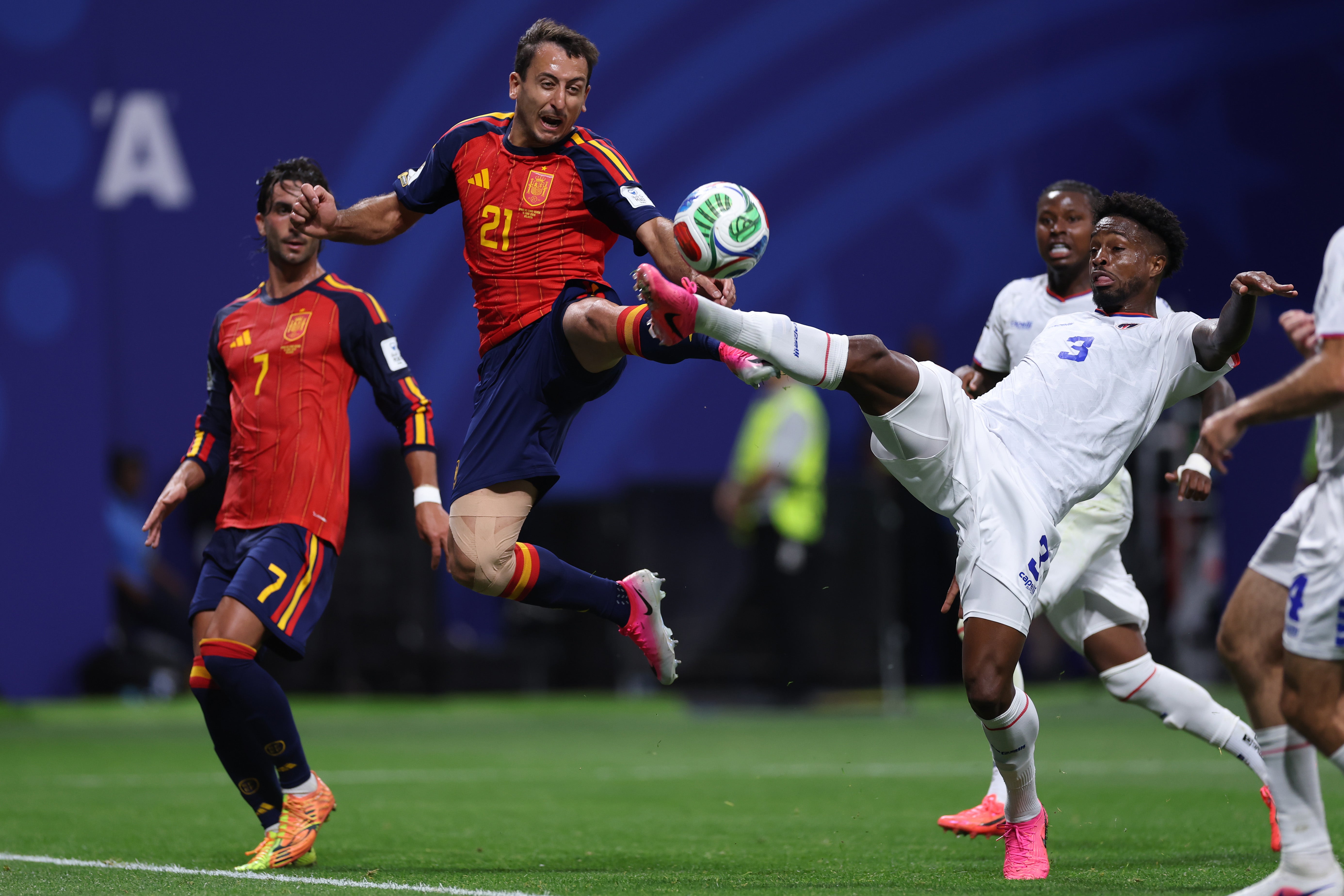 Mikel Oyarzabal #21 of Spain during the Cape Verde match at Atlanta Stadium