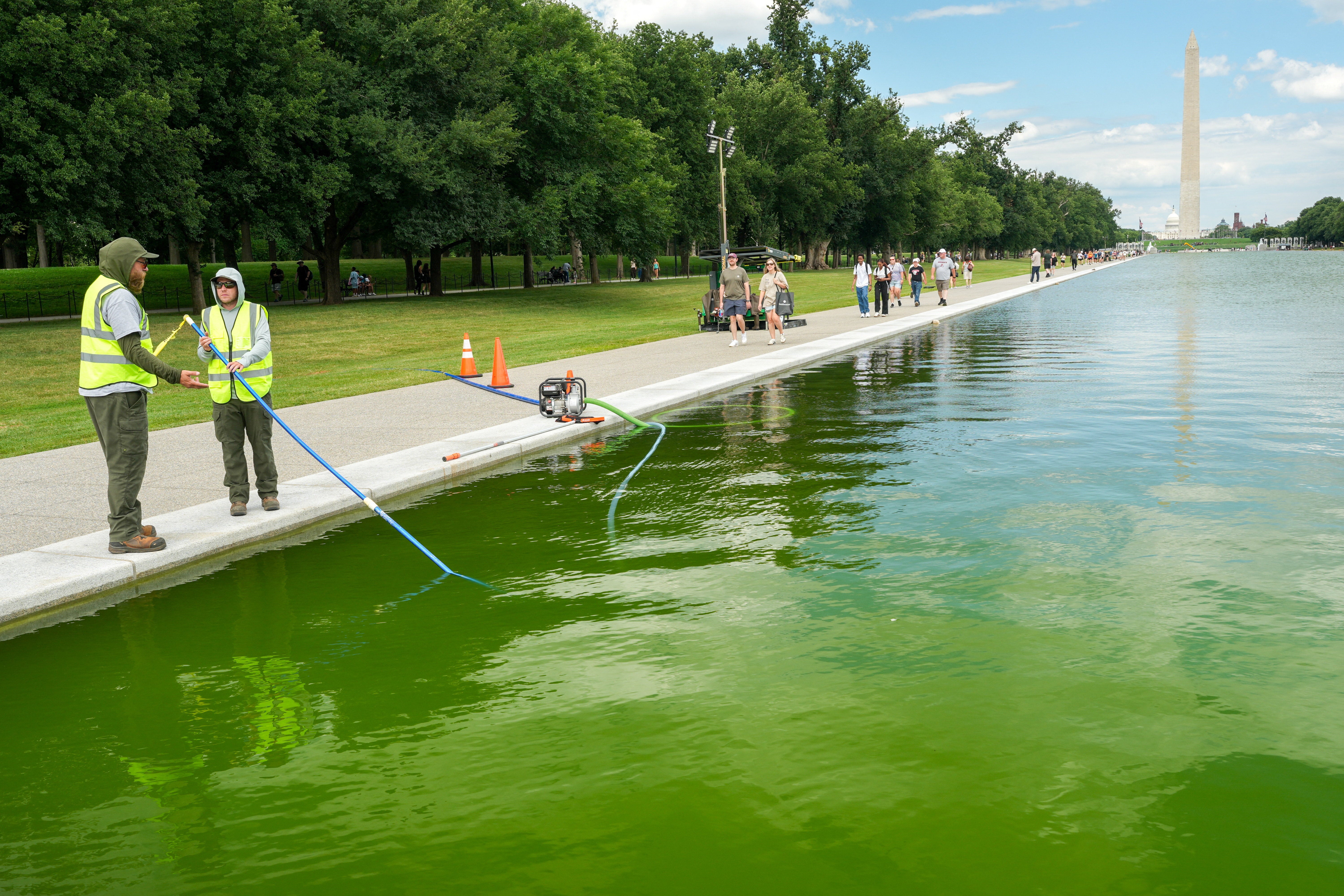 Trump administration blames Obama after &lsquo;blue&rsquo; Reflecting Pool turns green after $14M refurb