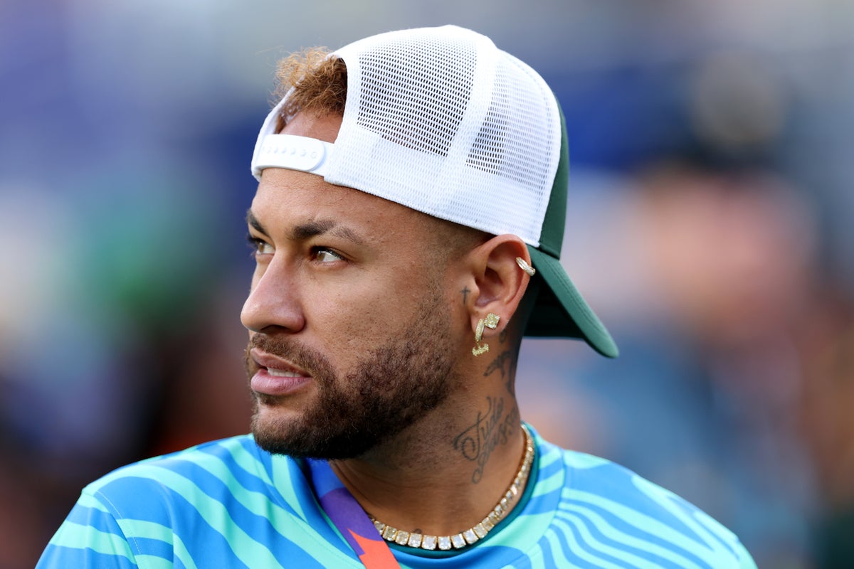 Neymar dealt concerning injury update with Brazil star’s World Cup in doubt