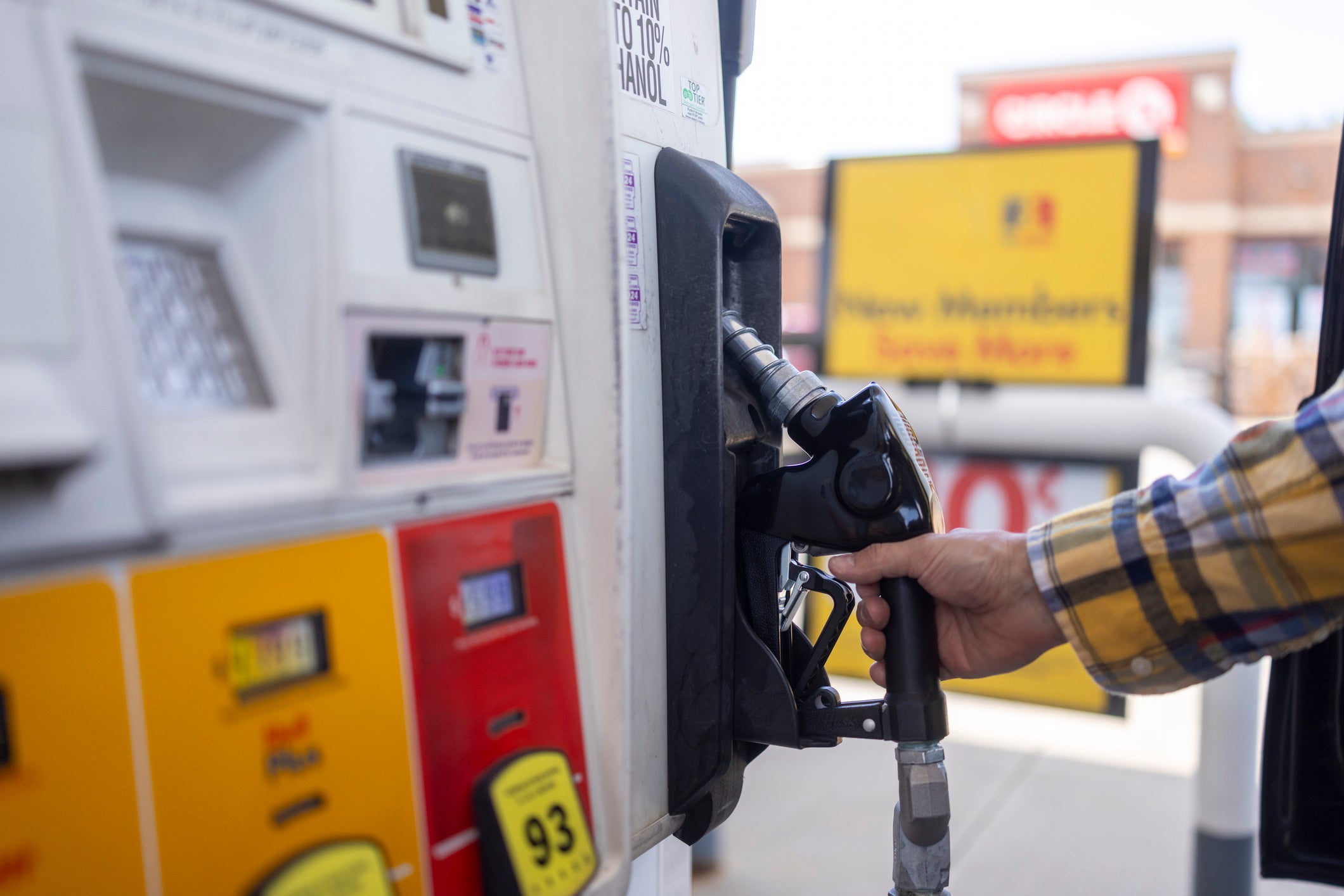 independent.co.uk - Nicole Jao - US gas price slips below $4 a gallon for first time since April