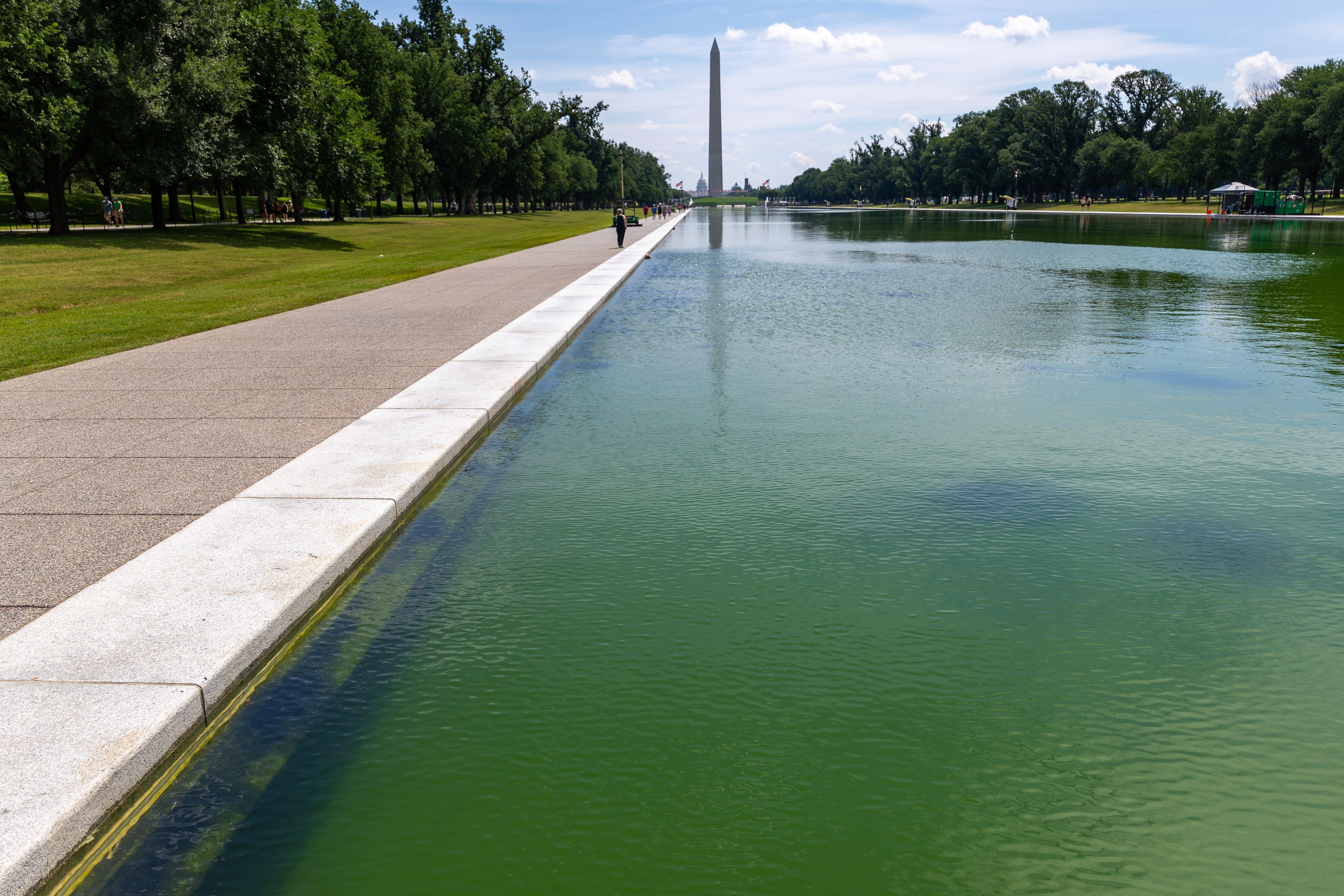 Trump team’s answer to growing algae problem in Reflecting Pool: Bleach it