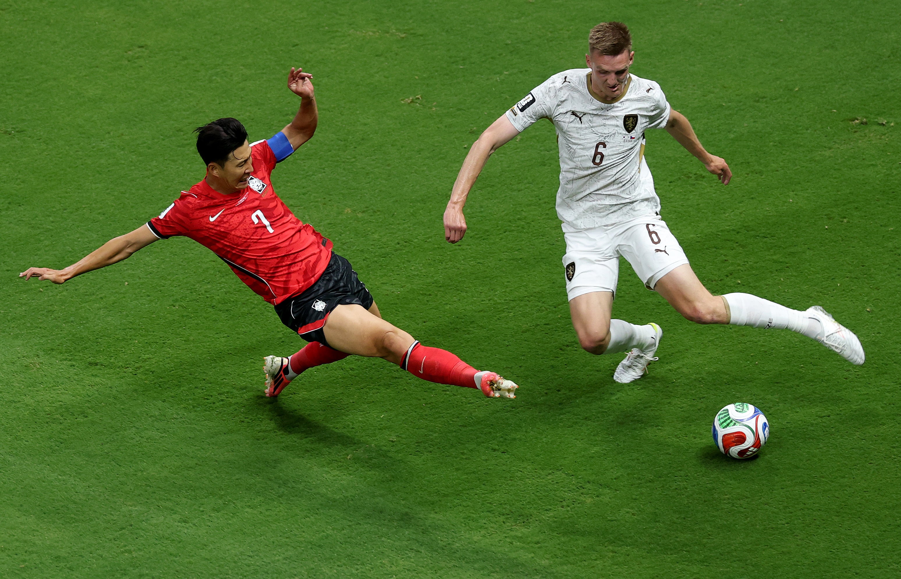 This incident unfolded during an open training session on June 7, just days before South Korea commenced its World Cup campaign
