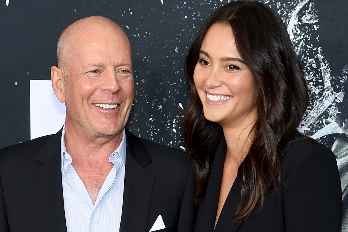 Bruce Willis remains ‘very present’ amid dementia diagnosis, wife says in health update Bruce Willis remains ‘very present’ amid dementia diagnosis, wife says in health update