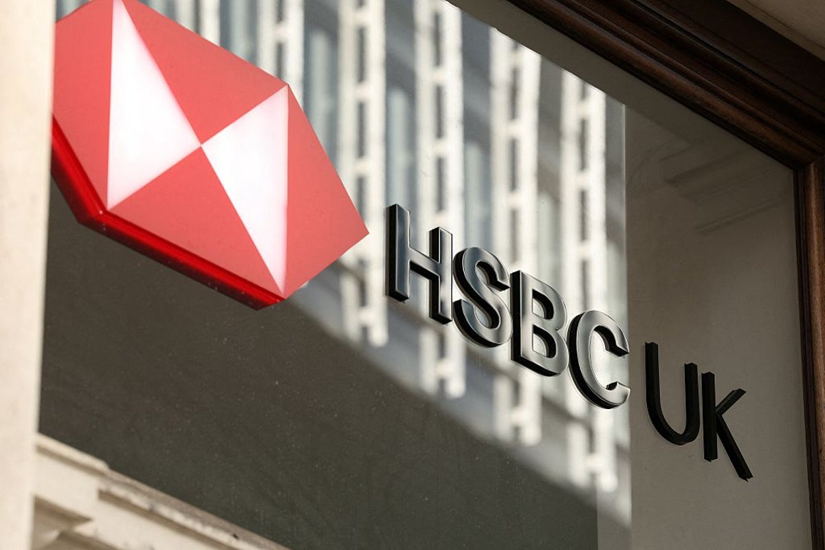 HSBC launch £220 offer to switch banks - but how does it stack up against the competition?