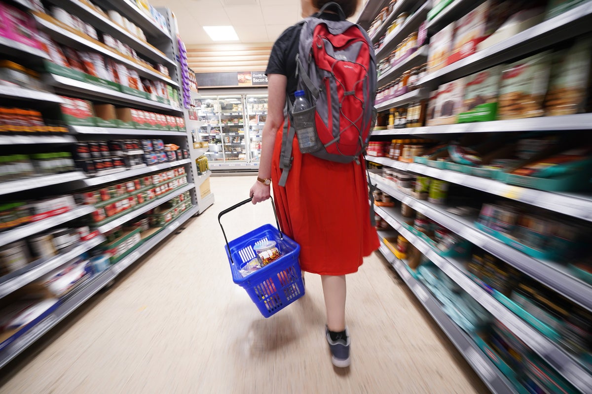 Which UK supermarkets are open on the August bank holiday?