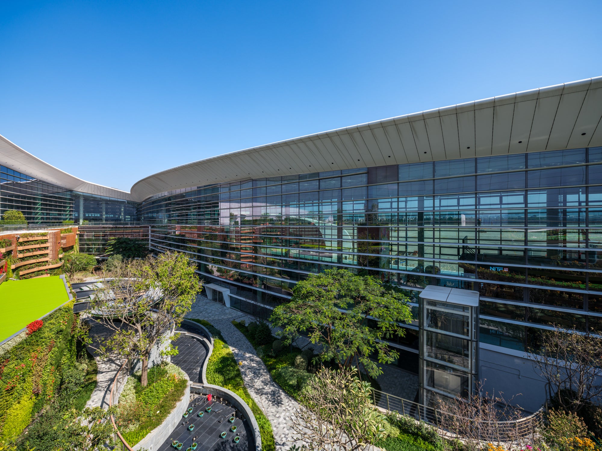 Guangzhou Baiyun International airport T3's East Garden