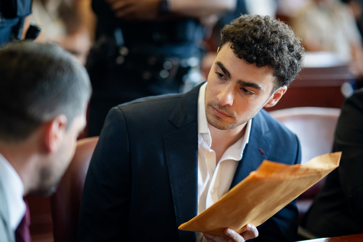 Luigi Mangione will assert psychiatric defense in murder case in UnitedHealthcare CEO's killing
