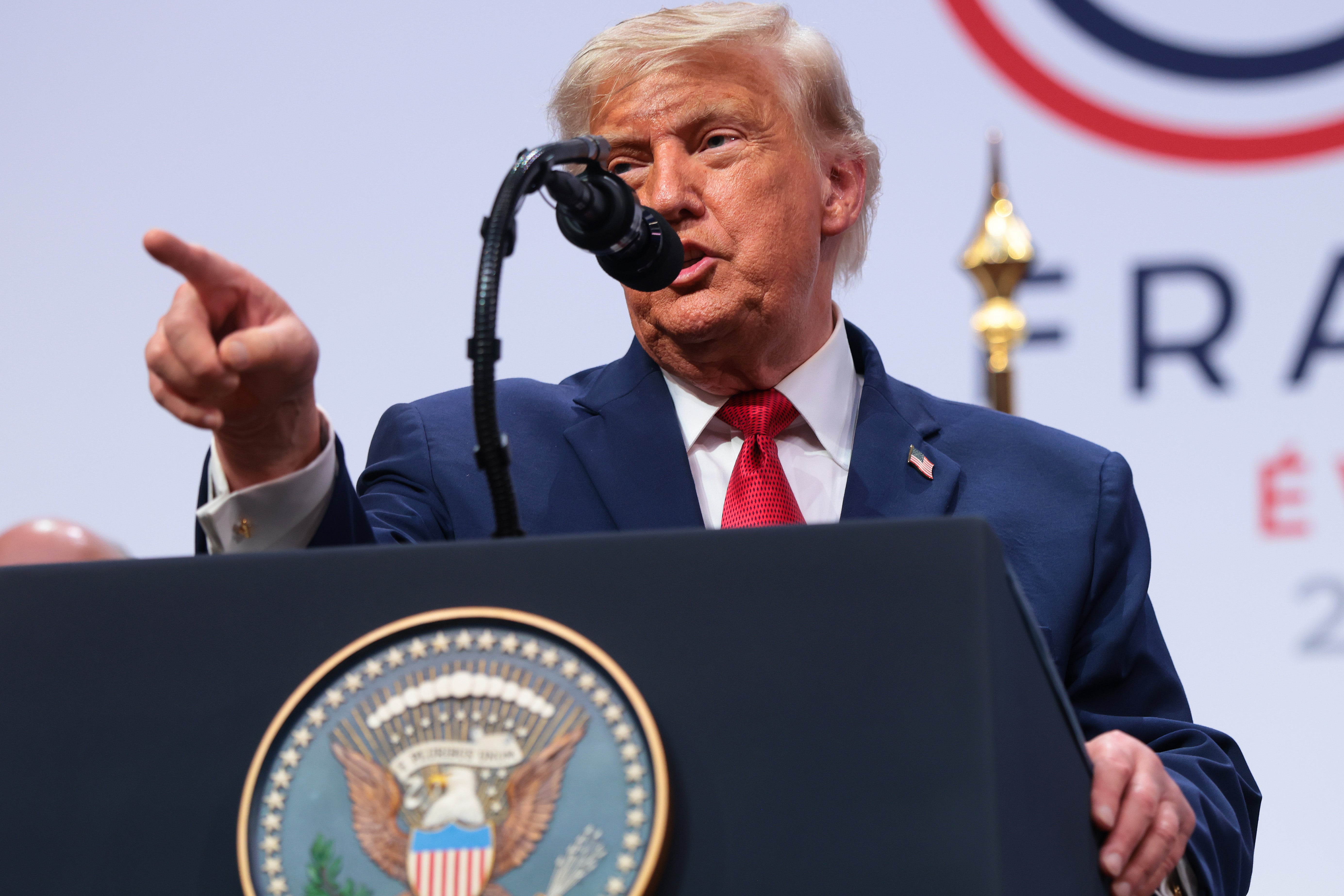 Iran-US live: Trump and Iranian leader sign deal as Tehran vows to charge Hormuz fees