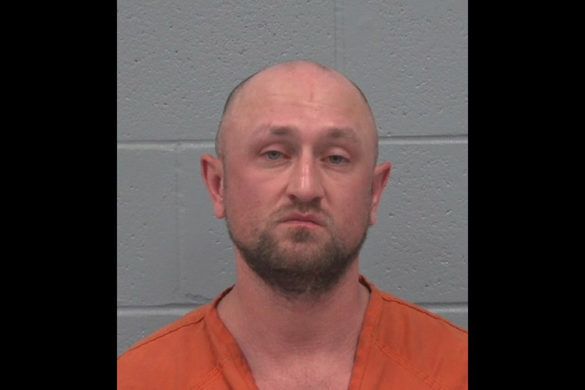 Homem da Flórida é pego com 34 latas abertas de White Claw durante parada por dirigir alcoolizado